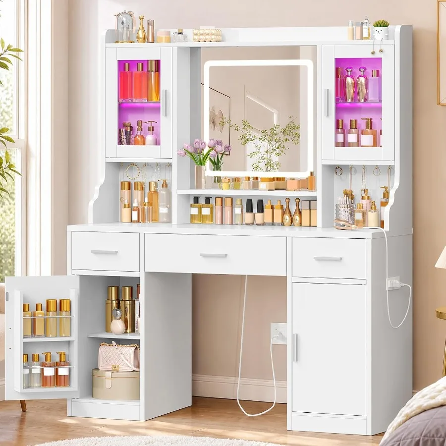 Makeup - Tavolo da trucco con specchio e